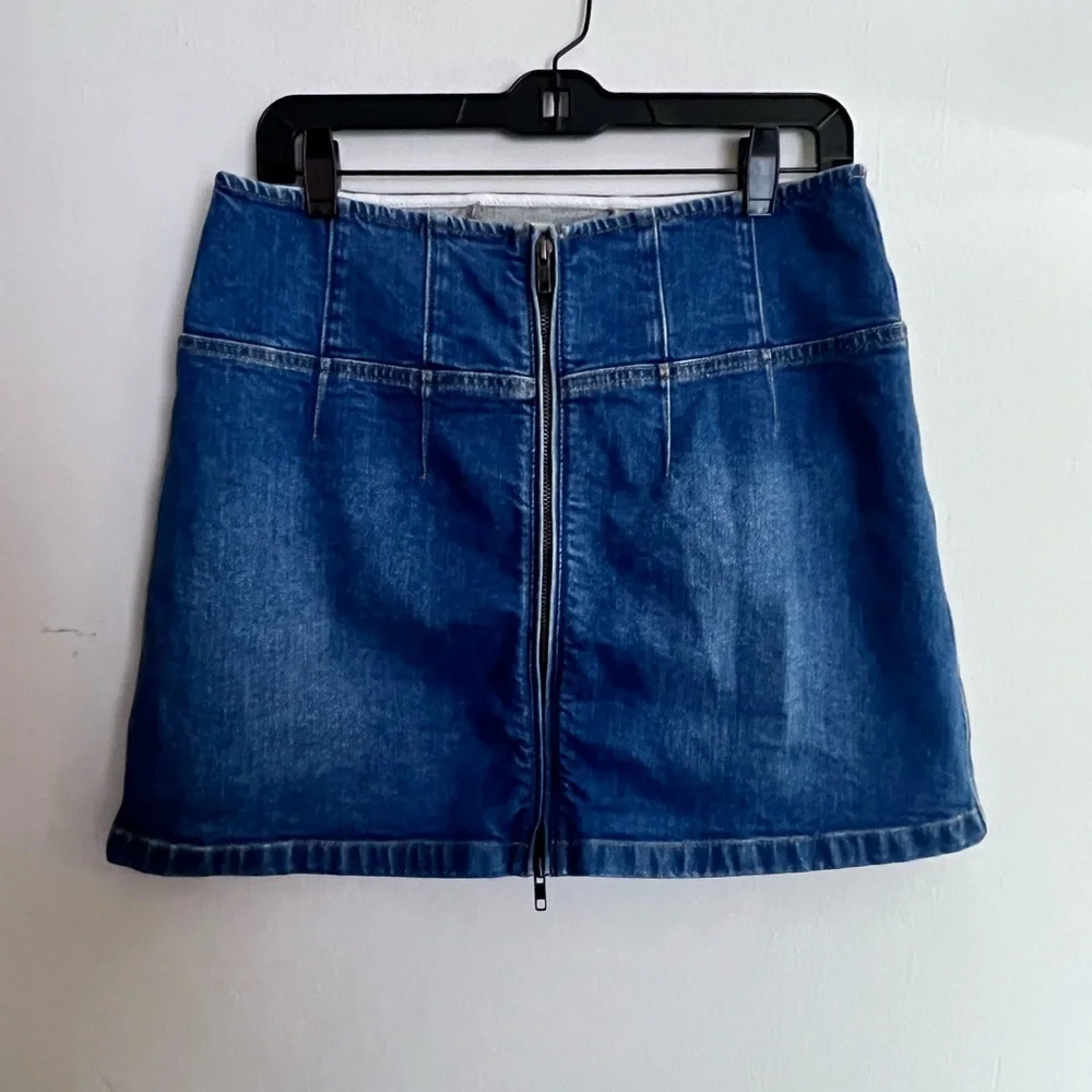 Alice + Olivia Paxton high rise blue denim zipper mini skirt, 31 - Picture 2 of 4